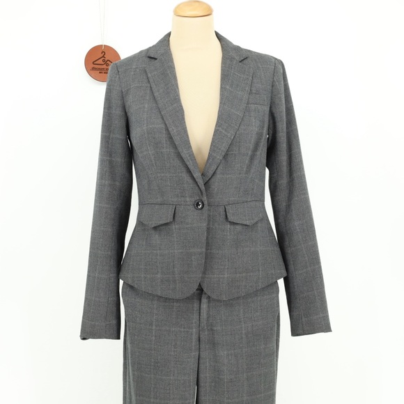Banana Republic Jackets & Blazers - Banana Republic Factory Gray Blazer Size 4 Pleated Back Office Corpcore Career